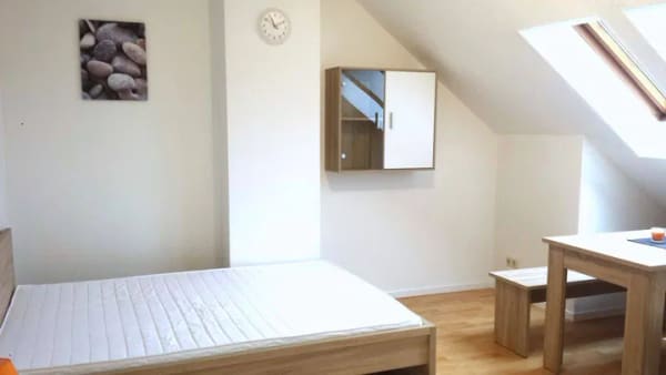 Immobilie in Herzogenaurach - Kapitalanlage - Provisionsfreie Gut vermietete möblierte 1-Zimmerwohnung mit separater Küche und Bad (200 m zu Schaeffler) - Bild 0