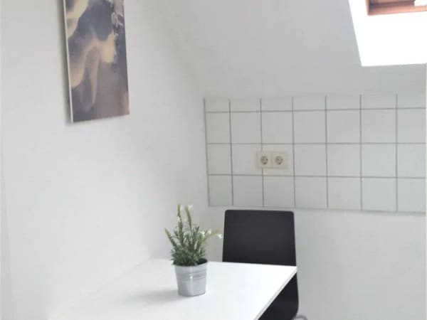 Immobilie in Herzogenaurach - Kapitalanlage - Provisionsfreie Gut vermietete möblierte 1-Zimmerwohnung mit separater Küche und Bad (200 m zu Schaeffler) - Bild 3