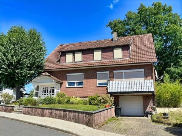 Immobilie in Katlenburg-Lindau - Wärmegedämmtes Zweifamilienhaus mit Garage in ruhiger Lage! - Bild 0