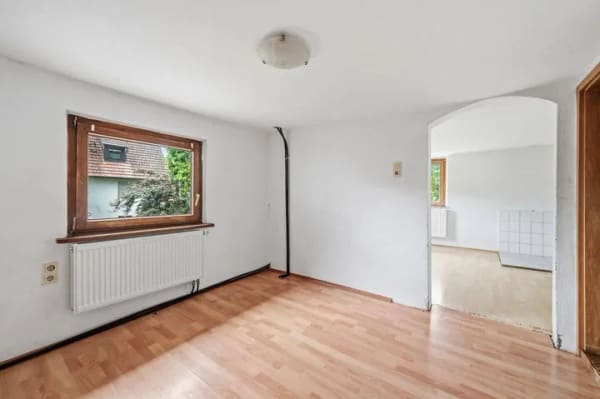 Immobilie in Eutingen im Gäu - Charmantes Einfamilienhaus mit Potenzial - renovierungsbedürftig und bereit für neue Ideen - Bild 4
