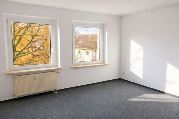 Immobilie in Weißenfels - Solide Kapitalanlage: Gepflegte 1‑Raum‑Wohnung mit langjährigem Mieter - Bild 0