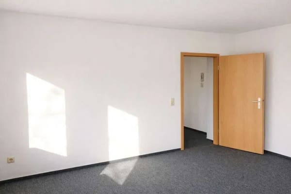 Immobilie in Weißenfels - Solide Kapitalanlage: Gepflegte 1‑Raum‑Wohnung mit langjährigem Mieter - Bild 1