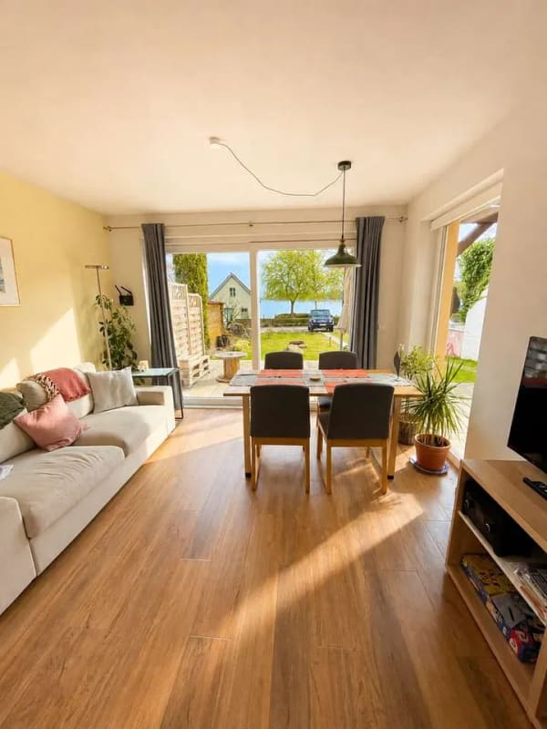 Immobilie in Krakow am See - Neuwertiges Ferienhaus mit Seeblick – möbliert, ideal zur Selbstnutzung oder Vermietung - Bild 1
