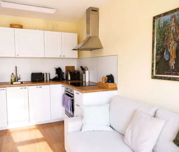 Immobilie in Krakow am See - Neuwertiges Ferienhaus mit Seeblick – möbliert, ideal zur Selbstnutzung oder Vermietung - Bild 2