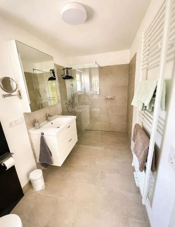 Immobilie in Krakow am See - Neuwertiges Ferienhaus mit Seeblick – möbliert, ideal zur Selbstnutzung oder Vermietung - Bild 4