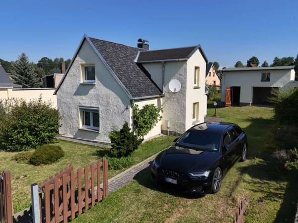 Immobilie in Treuen - Einfamilienhaus in ruhiger Lage, mit großem Grundstück und viel Potenzial - Bild 0