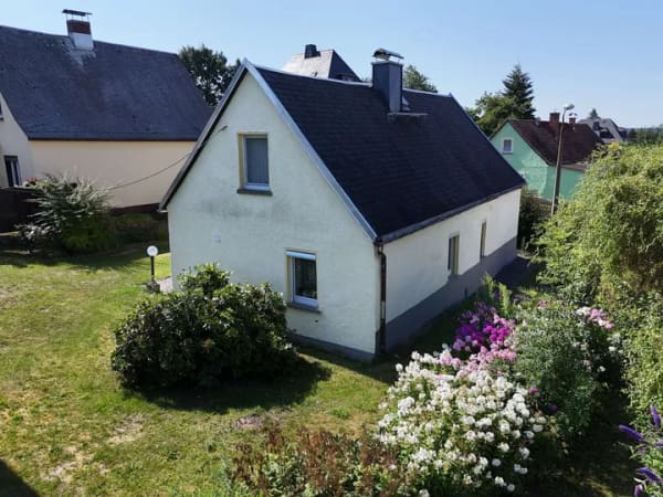 Immobilie in Treuen - Einfamilienhaus in ruhiger Lage, mit großem Grundstück und viel Potenzial - Bild 1