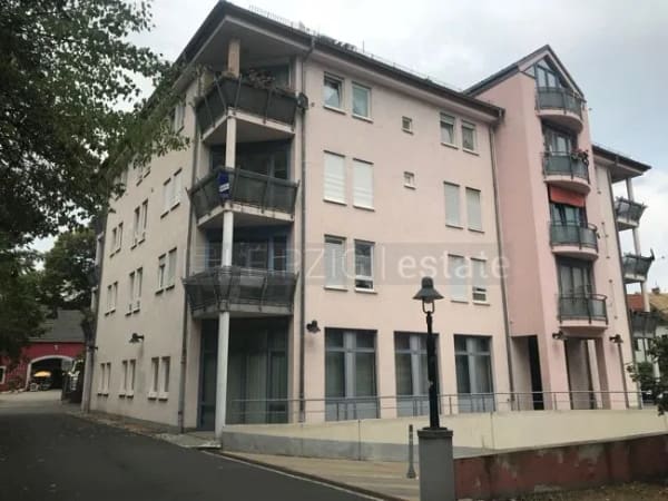 Immobilie in Wurzen - großz. 2-Raum-ETW, 2 Balkone und TGSPL, mit Mietpotential, in Zentrumsnaher Lage, JNKM 4.140,- € - Bild 0