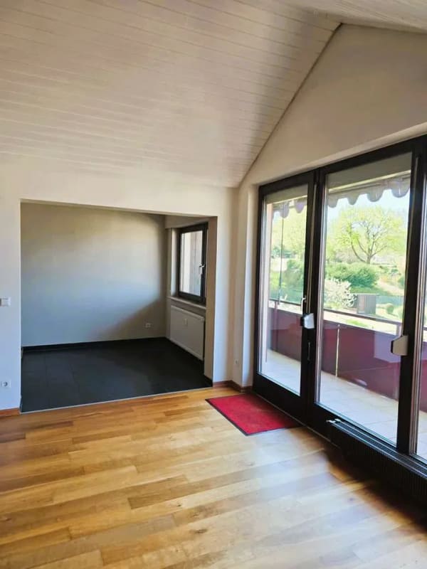 Immobilie in Flein - Attraktive 3,5-Zimmer-Wohnung mit Balkon und Ausblick in Flein - Bild 2