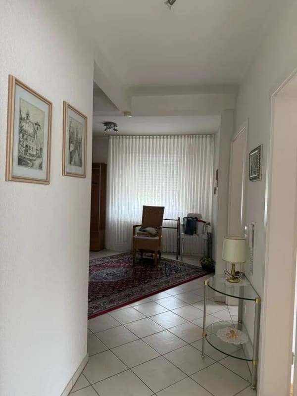 Immobilie in Sandhausen - Vielseitiges Wohnhaus auf Eckgrundstück – zwei Wohneinheiten - Bild 2