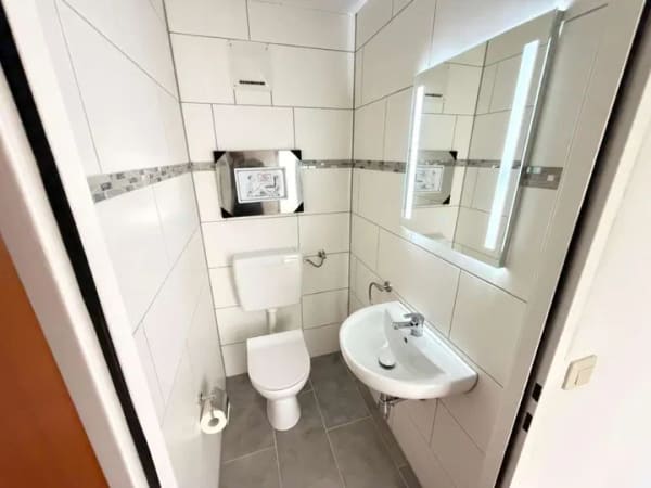 Immobilie in Sulzbach-Rosenberg - Sanierte 3-Zi-Traumwohnung mit herrlicher Aussicht, Balkon und Carport - Bild 1