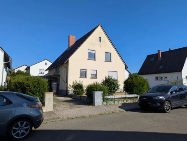 Immobilie in Lambsheim - Freistehendes Ein-/Zweifamilienhaus mit 150 m² Wfl und 499 m² Grundstück – provisionsfrei Lambsheim - Bild 0