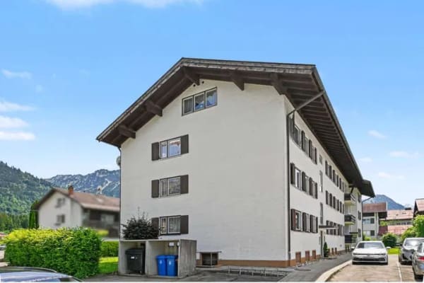 Immobilie in Oberstdorf - Modernes Wohnen in Oberstdorf: Attraktive 2-Zimmer-Wohnung mit Balkon und Stellplatz - Bild 1