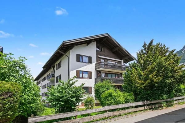Immobilie in Oberstdorf - Modernes Wohnen in Oberstdorf: Attraktive 2-Zimmer-Wohnung mit Balkon und Stellplatz - Bild 2