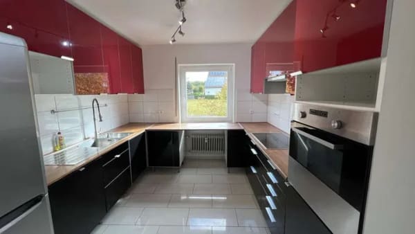 Immobilie in Rutesheim - Sehr gepflegte lichtdurchflutete 3-Zimmer-Wohnung mit Garten, Garage und sonniger Südterrasse - Bild 1