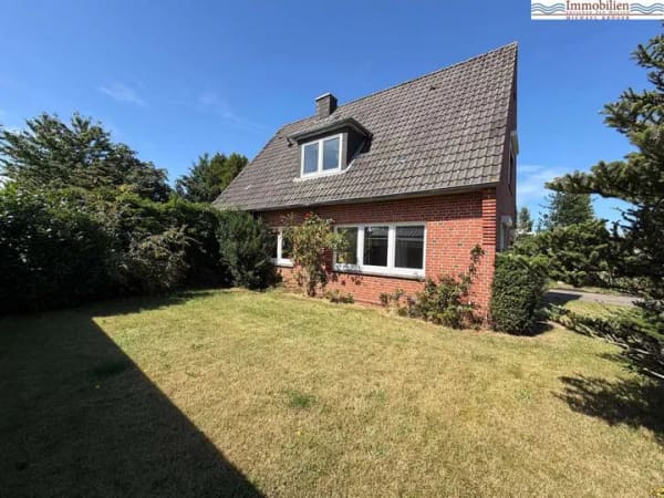 Immobilie in Mildstedt - Massives Einfamilienhaus mit großem Grundstück und viel Potenzial in ruhiger Wohnlage von Mildstedt - Bild 1