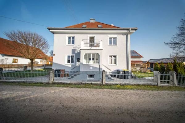 Immobilie in Kammlach - Charaktervolles Einfamilienhaus mit historischen Details, Garten & Doppelgarage – provisionsfrei - Bild 2