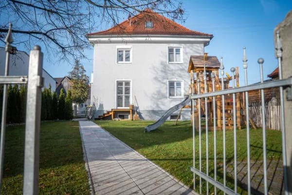 Immobilie in Kammlach - Charaktervolles Einfamilienhaus mit historischen Details, Garten & Doppelgarage – provisionsfrei - Bild 3