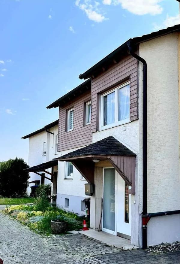 Immobilie in Wartenberg - von Privat: Wohnqualität genießen mit Kachelofen, Garten und viel Platz für die Familie - Bild 0