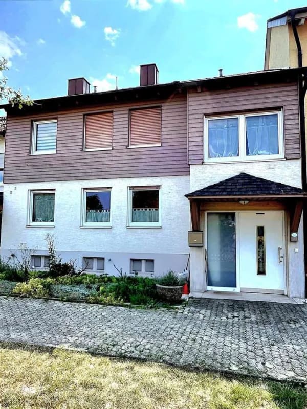 Immobilie in Wartenberg - von Privat: Wohnqualität genießen mit Kachelofen, Garten und viel Platz für die Familie - Bild 1