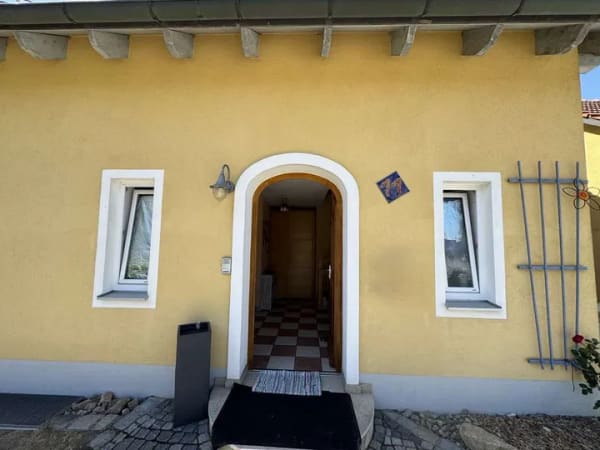 Immobilie in Waffenbrunn - Einfamilienhaus im Grünen | 119 m² Wohnfläche | 849 m² Grundstück | 2 Garagen - Bild 2