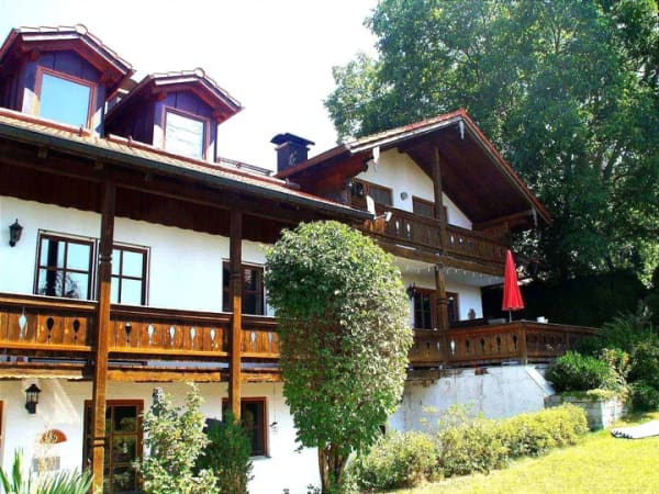 Immobilie in Aying - Wunderschönes Mehrfamilienhaus in Großhelfendorf! Völlig ruhig! Anlageobjekt! Eigennutzung! Pool, Sauna, Gartenhaus, Wintergarten, 3 Garagen,Werkstatt - Bild 1