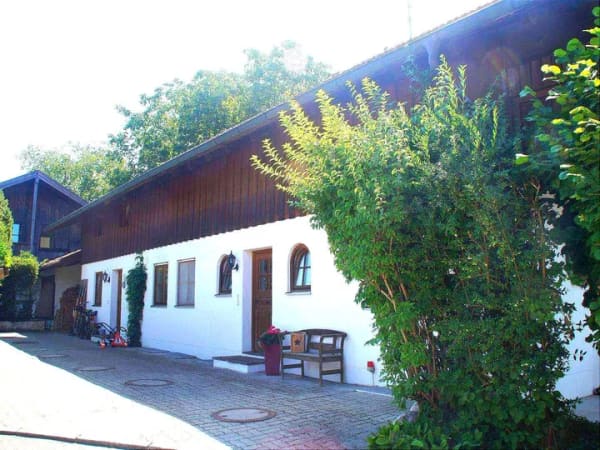 Immobilie in Aying - Wunderschönes Mehrfamilienhaus in Großhelfendorf! Völlig ruhig! Anlageobjekt! Eigennutzung! Pool, Sauna, Gartenhaus, Wintergarten, 3 Garagen,Werkstatt - Bild 2