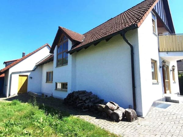 Immobilie in Pommelsbrunn - Großzügiges Einfamilienhaus mit Kachelofen, Doppelgarage und Einbauküche in ruhiger Wohnlage! - Bild 1