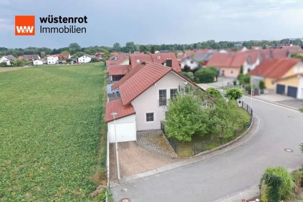 Immobilie in Perkam - Einziehen & Wohlfühlen – charmantes Einfamilienhaus in Perkam-Pilling - Bild 1