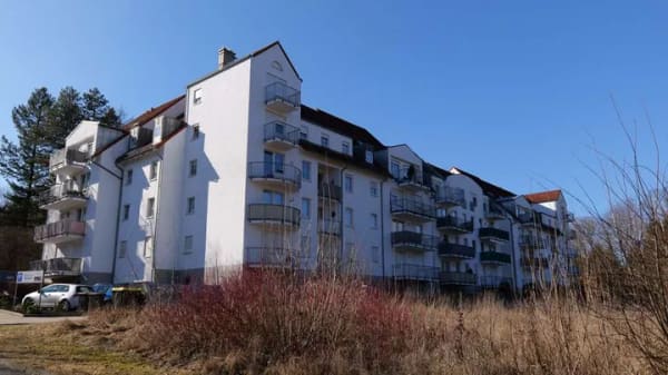 Immobilie in Auerbach/Vogtland - Kompakt, clever, komplett – 1 Zimmer mit Balkon & TG - Bild 0