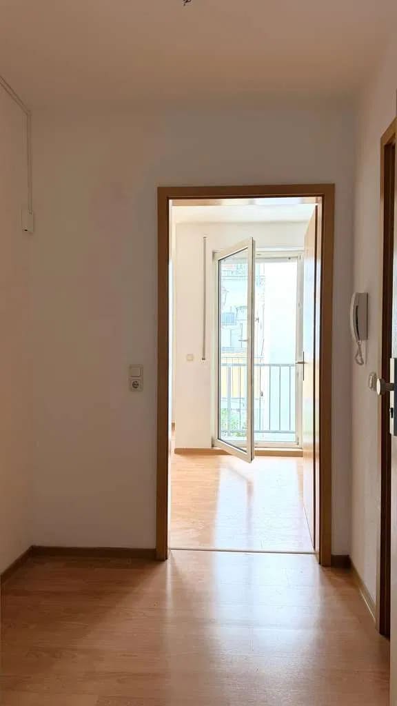 Immobilie in Auerbach/Vogtland - Kompakt, clever, komplett – 1 Zimmer mit Balkon & TG - Bild 2