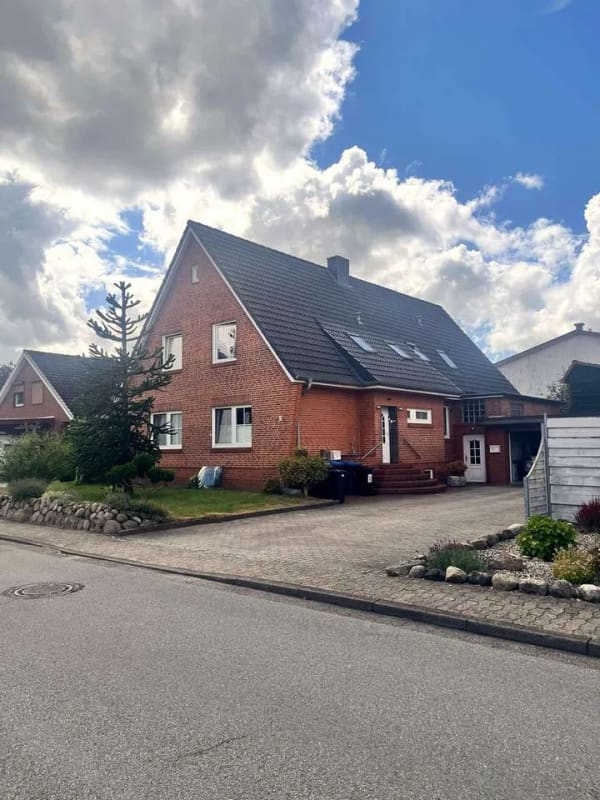 Immobilie in Büdelsdorf - Mehrfamilienhaus mit 240,7 m² Wohnfläche in Büdelsdorf - von Privat - Bild 0