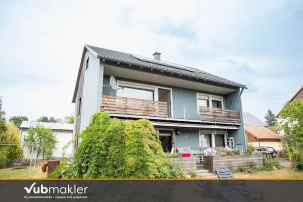 Immobilie in Leonberg - Viel Platz für die Familie: Gepflegtes Einfamilienhaus mit 160 m², 3 Garagen & großem Grundstück - Bild 0
