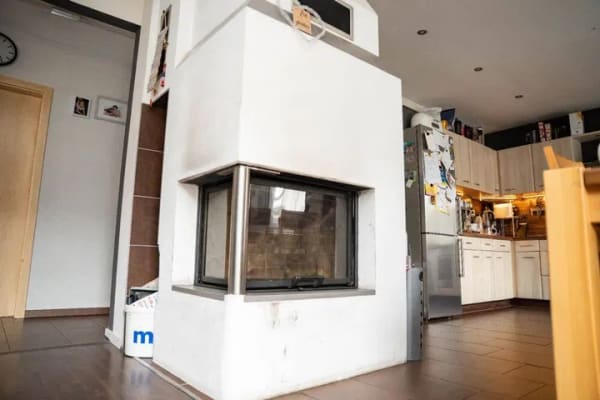 Immobilie in Leonberg - Viel Platz für die Familie: Gepflegtes Einfamilienhaus mit 160 m², 3 Garagen & großem Grundstück - Bild 3