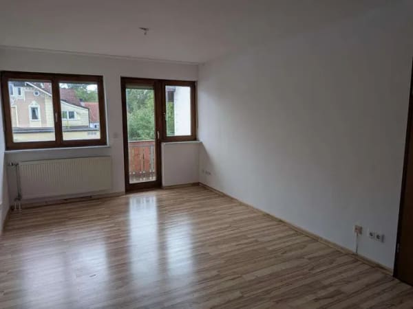 Immobilie in Krailling - Helle 2 Zimmer Wohnung, zentral und ruhig in Krailling - Bild 2