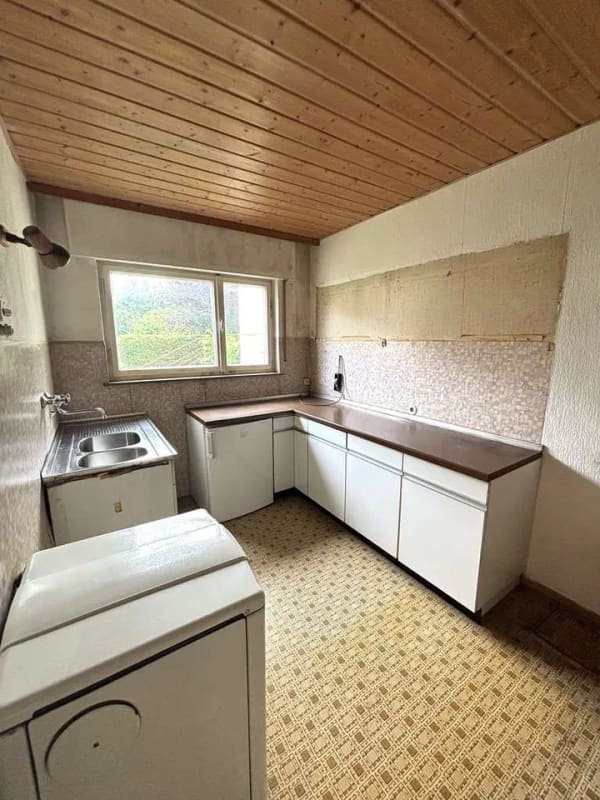 Immobilie in Kirchheim unter Teck - HIER GIBT ES EINIGES ZU TUN ! Reihenmittelhaus renovierungsbedürftig - Bild 2