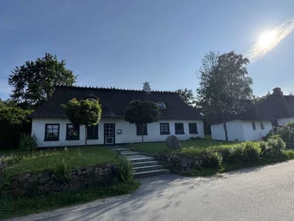 Immobilie in Güby - Wunderschönes Reetdachhaus mit modernem Anbau fussläufig nach Louisenlund - Bild 0
