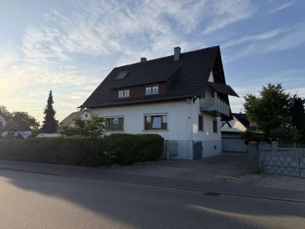Immobilie in Meißenheim -  Großzügiges Haus in Meißenheim-Kürzell mit viel Potenzial und Lagefläche - Bild 2