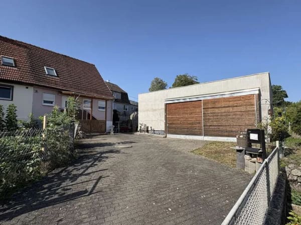 Immobilie in Gschwend - Kleines Haus mit Garten und großer Garage! - Bild 1
