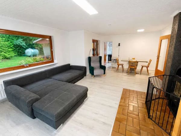 Immobilie in Falkenstein - Ebenerdiger 4-Zimmer-Bungalow bei Falkenstein – 920 m², Schwedenofen und Garage - Bild 0