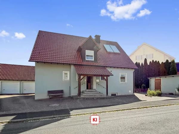 Immobilie in Obernbreit - Familienhaus mit Charakter und viel Platz! - Bild 1