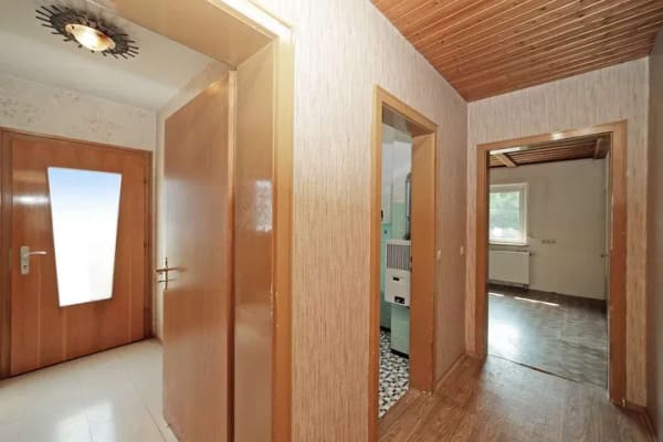 Immobilie in Feldkirchen - Neubau oder Modernisierung? Charmantes Wohngrundstück mit sanierungsbedürftigem Zweifamilienhaus - Bild 4