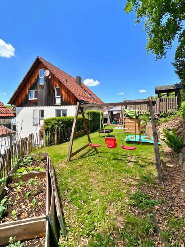 Immobilie in Neukirch - 5-Zimmer-Wohnung mit Garten und Stellplätzen in idyllischer Lage - Bild 0