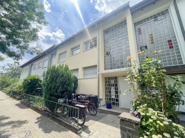 Immobilie in Kirchzarten - Kirchzarten: Vielseitiges Mehrfamilienhaus auf Erbpacht - Ideal für Anleger & Selbstnutzer - Bild 0