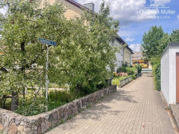 Immobilie in Kirchzarten - Kirchzarten: Vielseitiges Mehrfamilienhaus auf Erbpacht - Ideal für Anleger & Selbstnutzer - Bild 3