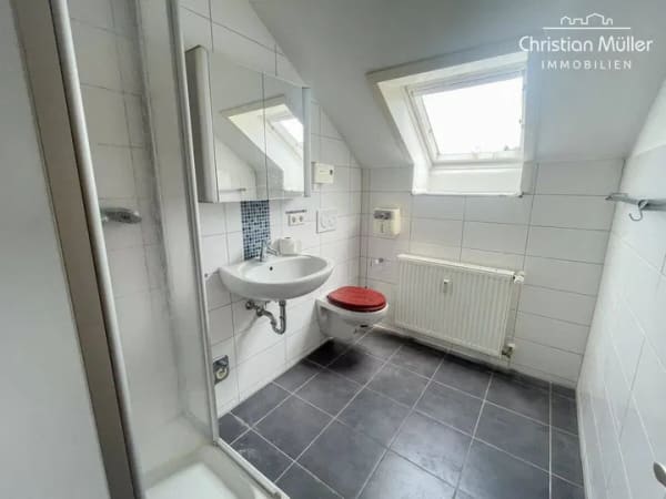 Immobilie in Kirchzarten - Kirchzarten: Vielseitiges Mehrfamilienhaus auf Erbpacht - Ideal für Anleger & Selbstnutzer - Bild 4