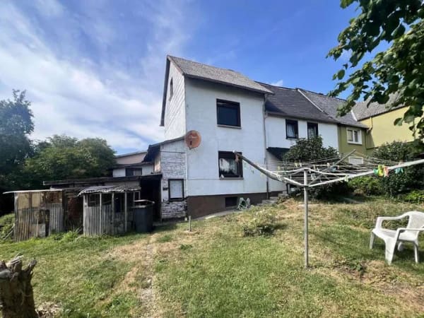 Immobilie in Schönborn - Für Visionäre und Handwerker: Haus mit traumhaftem Garten - Bild 0