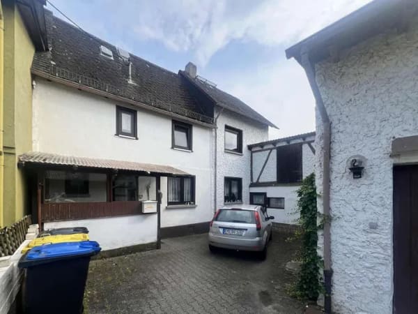 Immobilie in Schönborn - Für Visionäre und Handwerker: Haus mit traumhaftem Garten - Bild 1