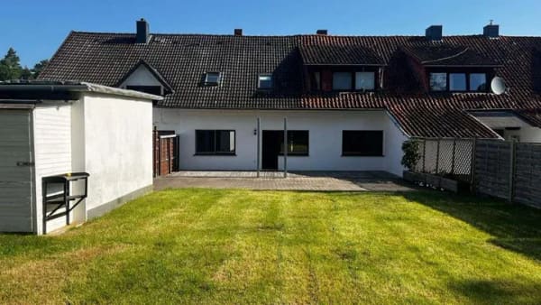 Immobilie in Adendorf - Erdgeschosswohnung mit großem Garten zur Selbstnutzung oder als Kapitalanlage - Bild 1