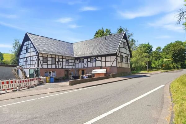 Immobilie in Nettersheim - Nettersheim - Holzmülheim
Zweifamilienhaus mit Teilungserklärung - Wohnen & Vermieten perfekt komb - Bild 1